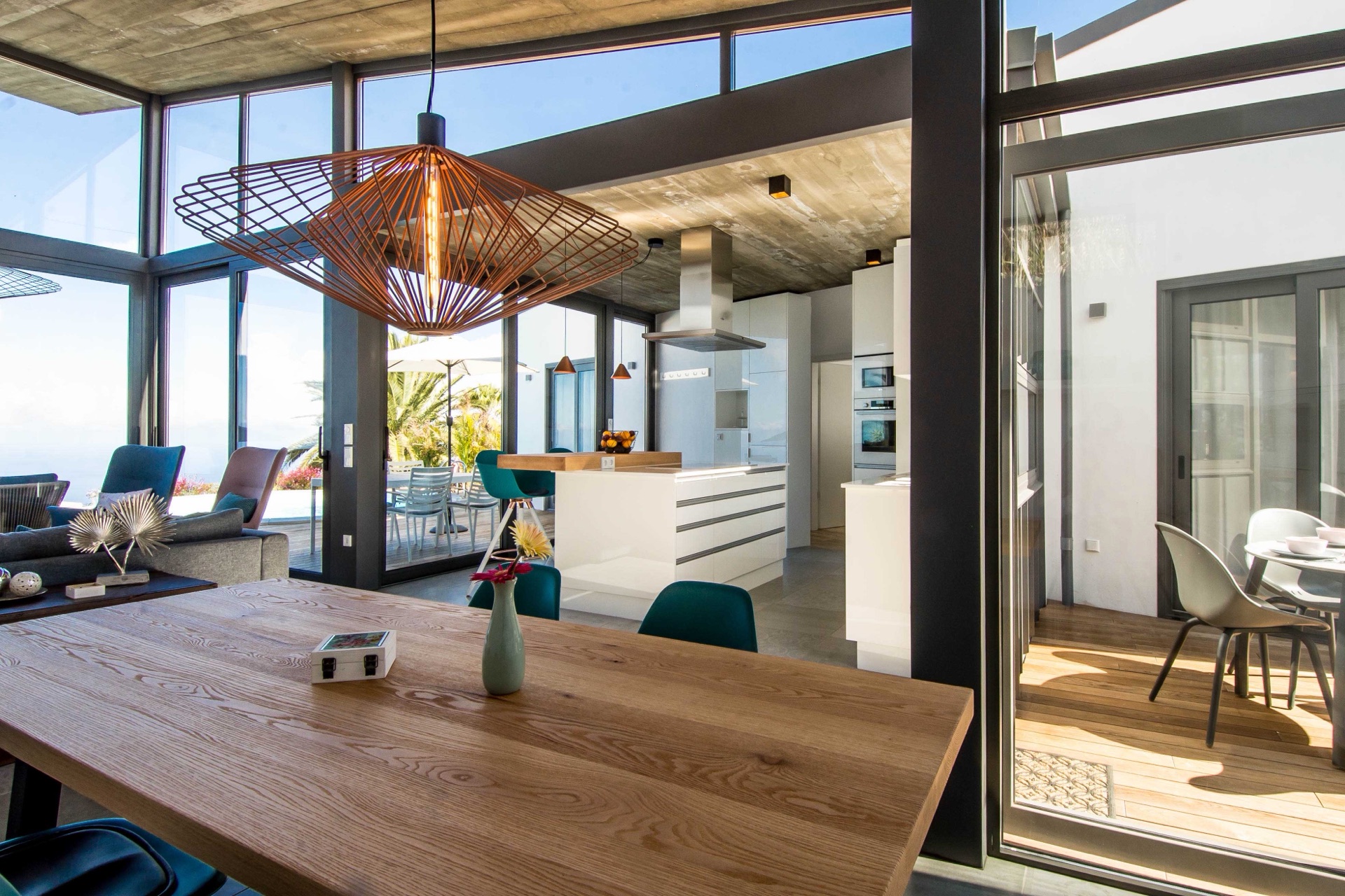 Cocina abierta con comedor